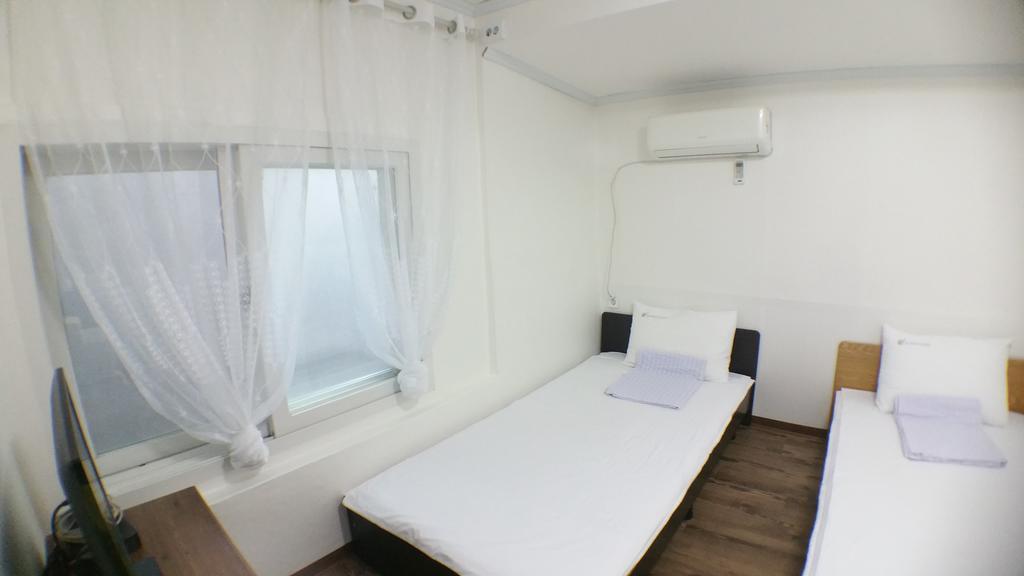 24 Guesthouse Sinchon Hongdae 서울특별시 외부 사진