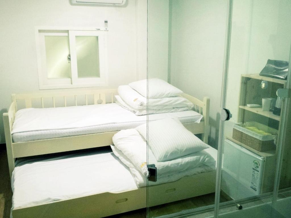 24 Guesthouse Sinchon Hongdae 서울특별시 객실 사진